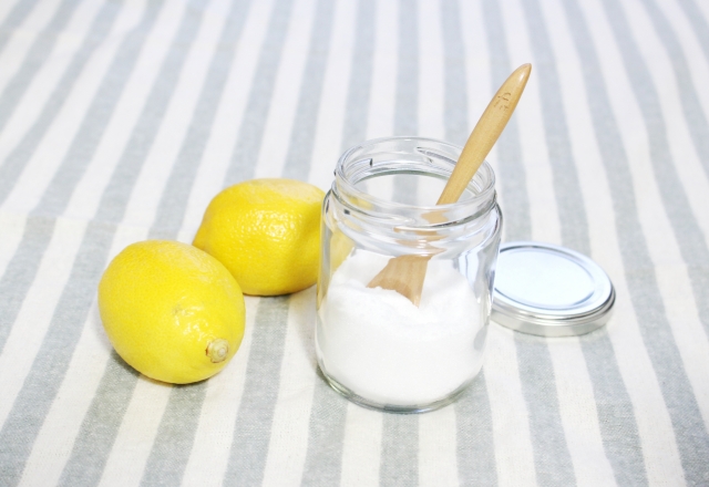 浴室クリーニング：アルカリ性洗剤で落とせる場所と落とし方