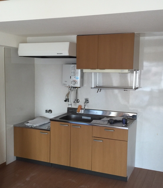 キッチンクリーニングで目立つ床掃除の道具ややり方とは！