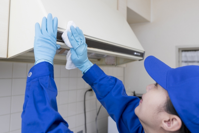 キッチンクリーニング：換気扇は業者に依頼するべき