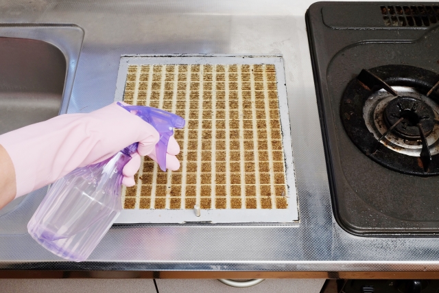 キッチンクリーニング：換気扇の油汚れ対策